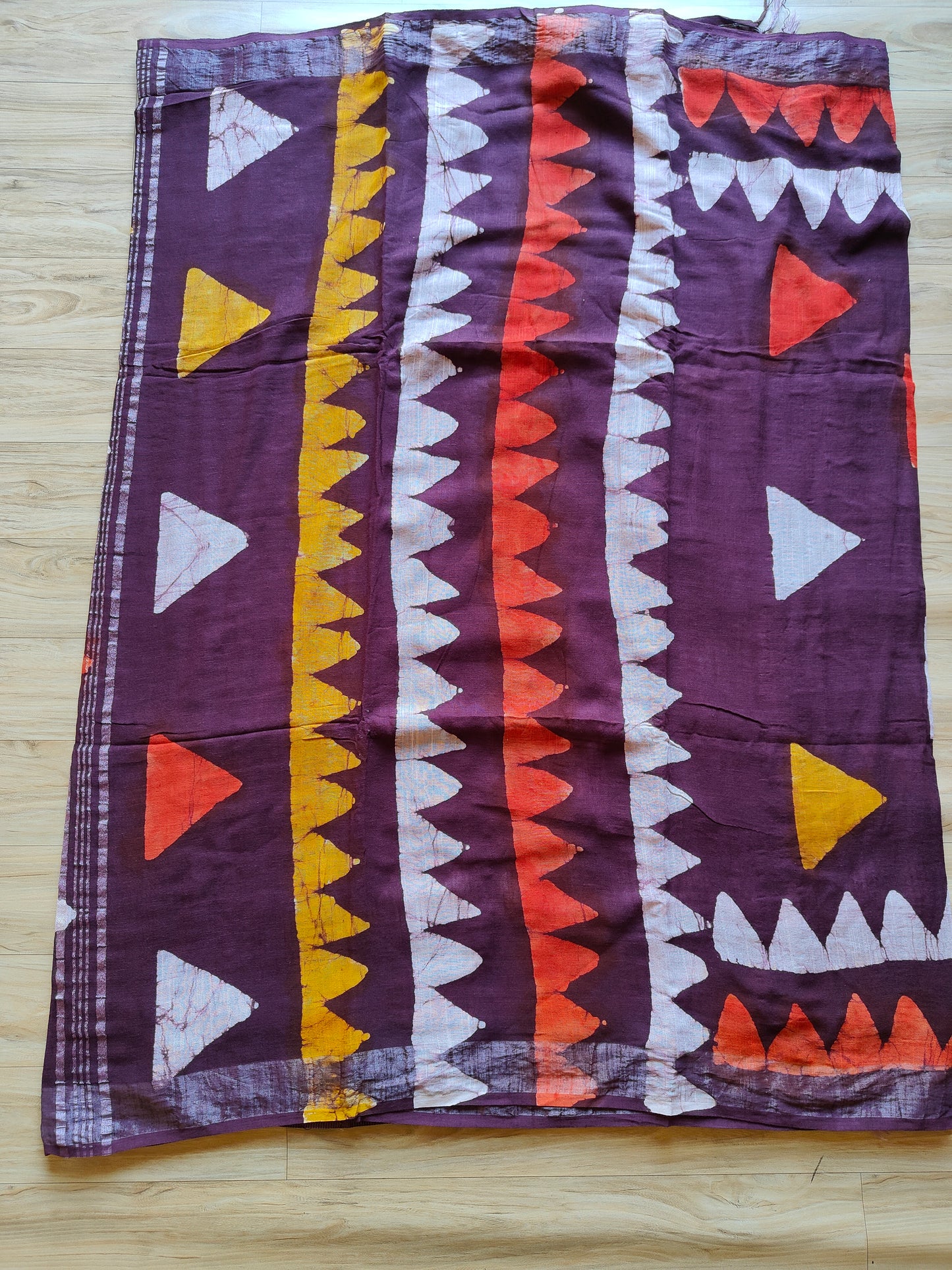 TRIANGULAR MULTICOLOR LINEN SAREE