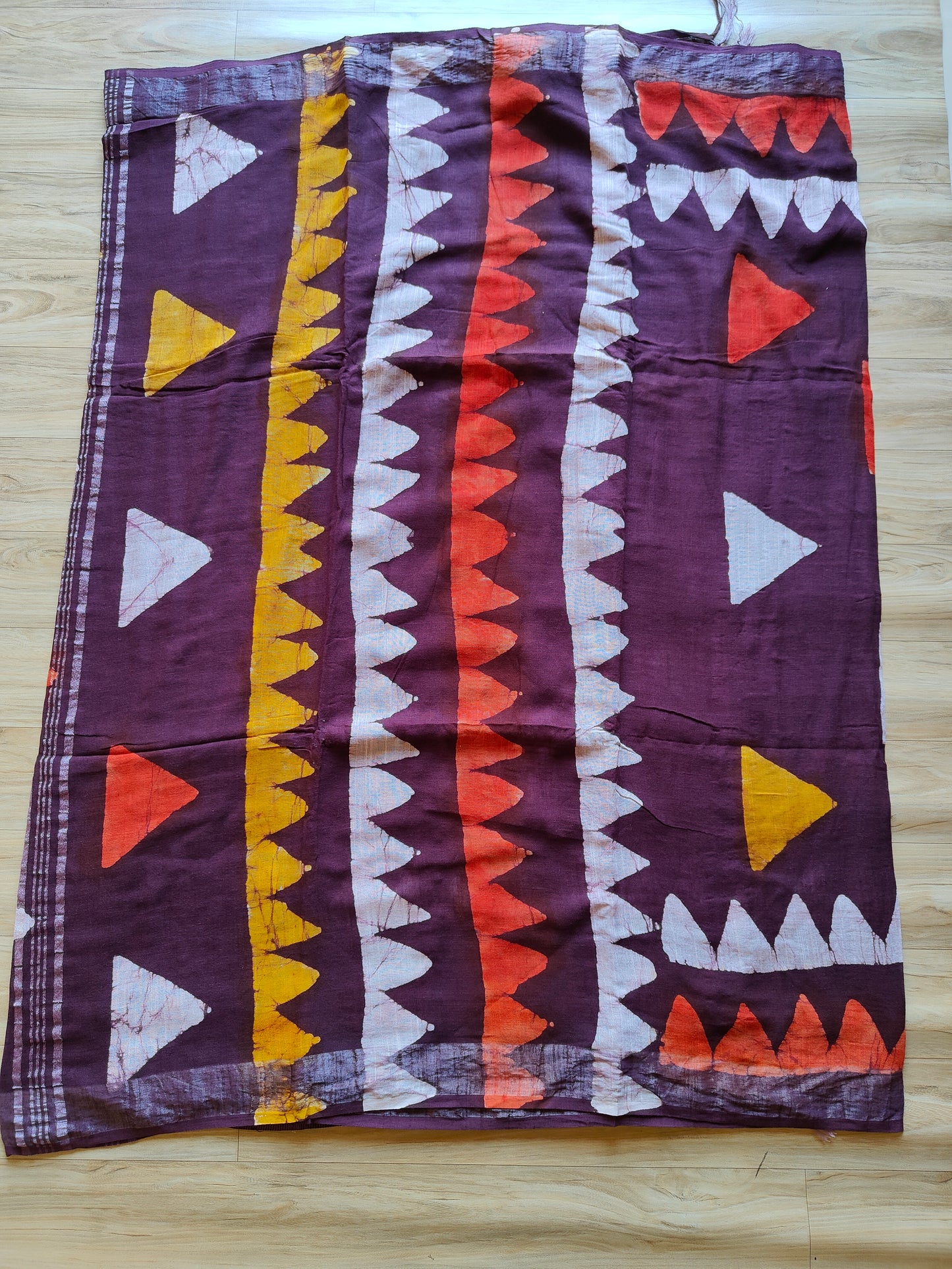 TRIANGULAR MULTICOLOR LINEN SAREE