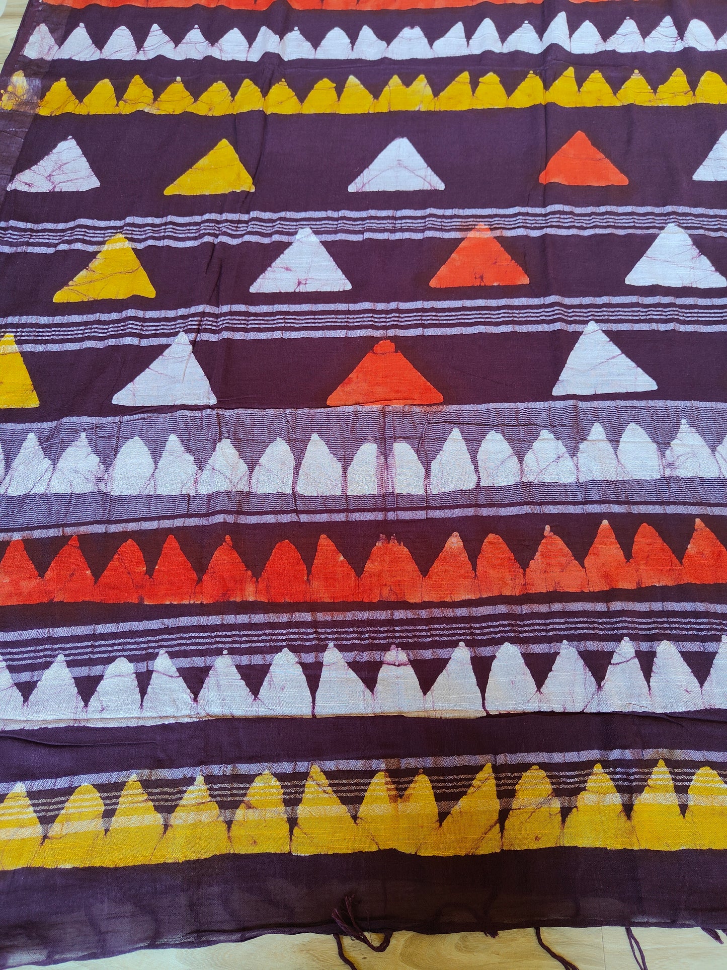 TRIANGULAR MULTICOLOR LINEN SAREE