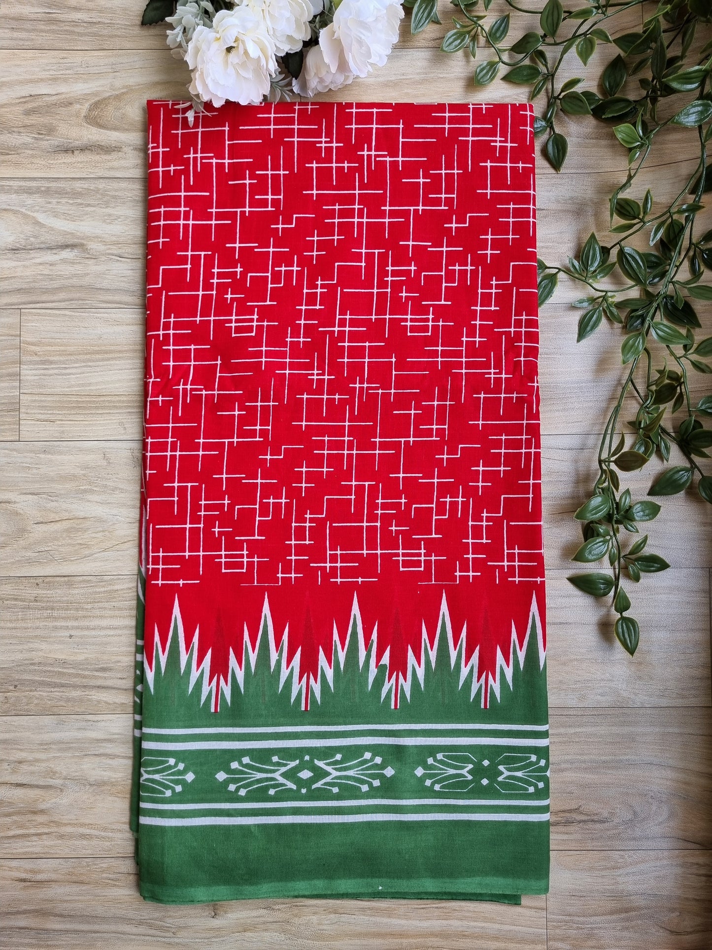 RED & GREEN HANDBLOCK PRINTED MUL COTTON SAREE