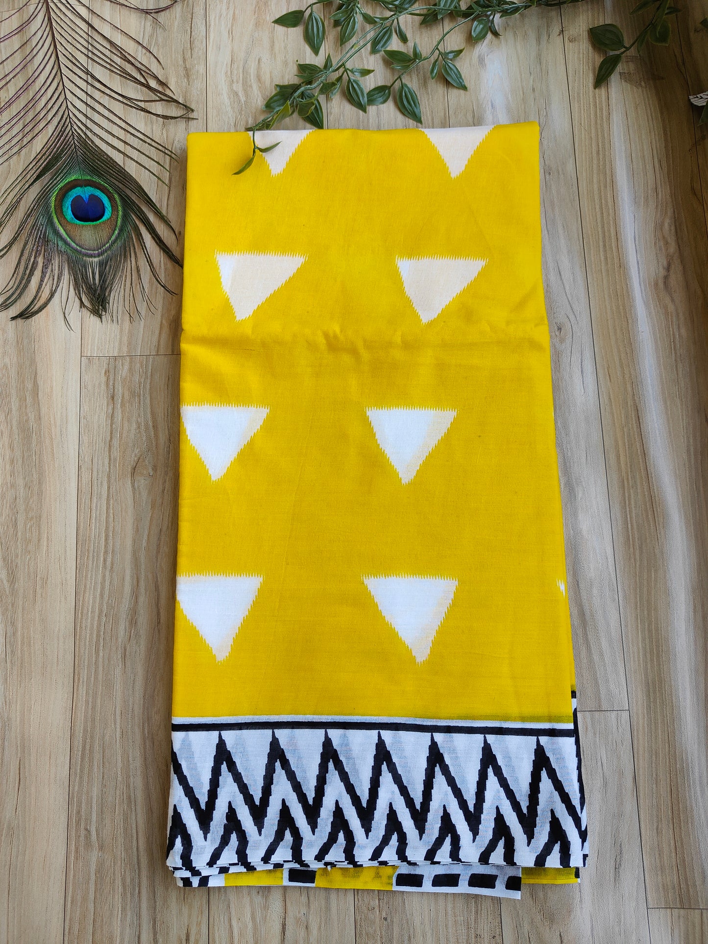 TRIANGULAR YELLOW MULMUL COTTON SAREE