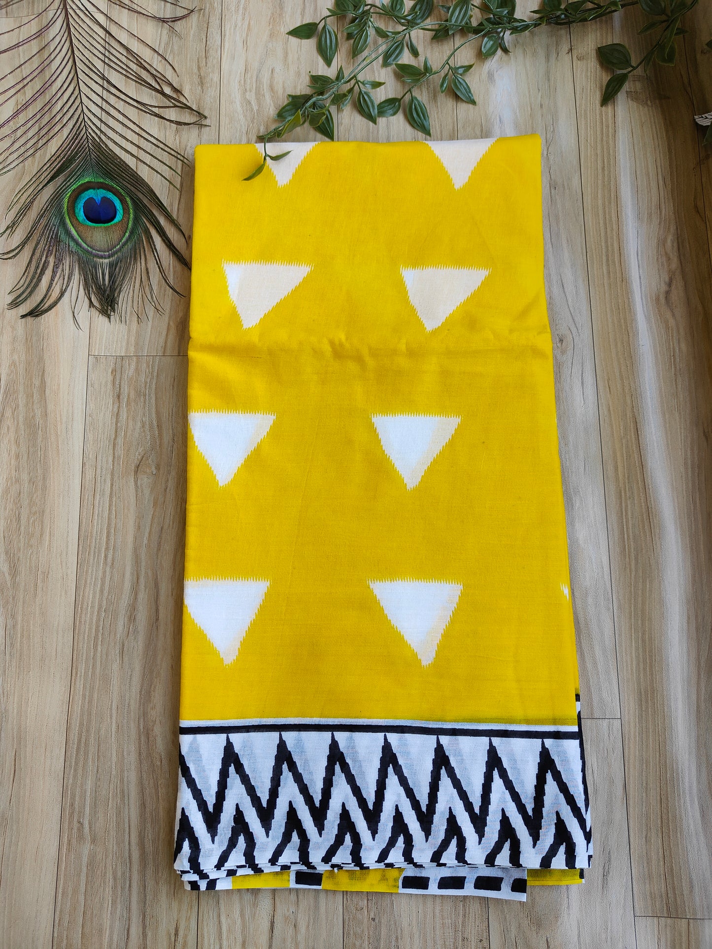 TRIANGULAR YELLOW MULMUL COTTON SAREE