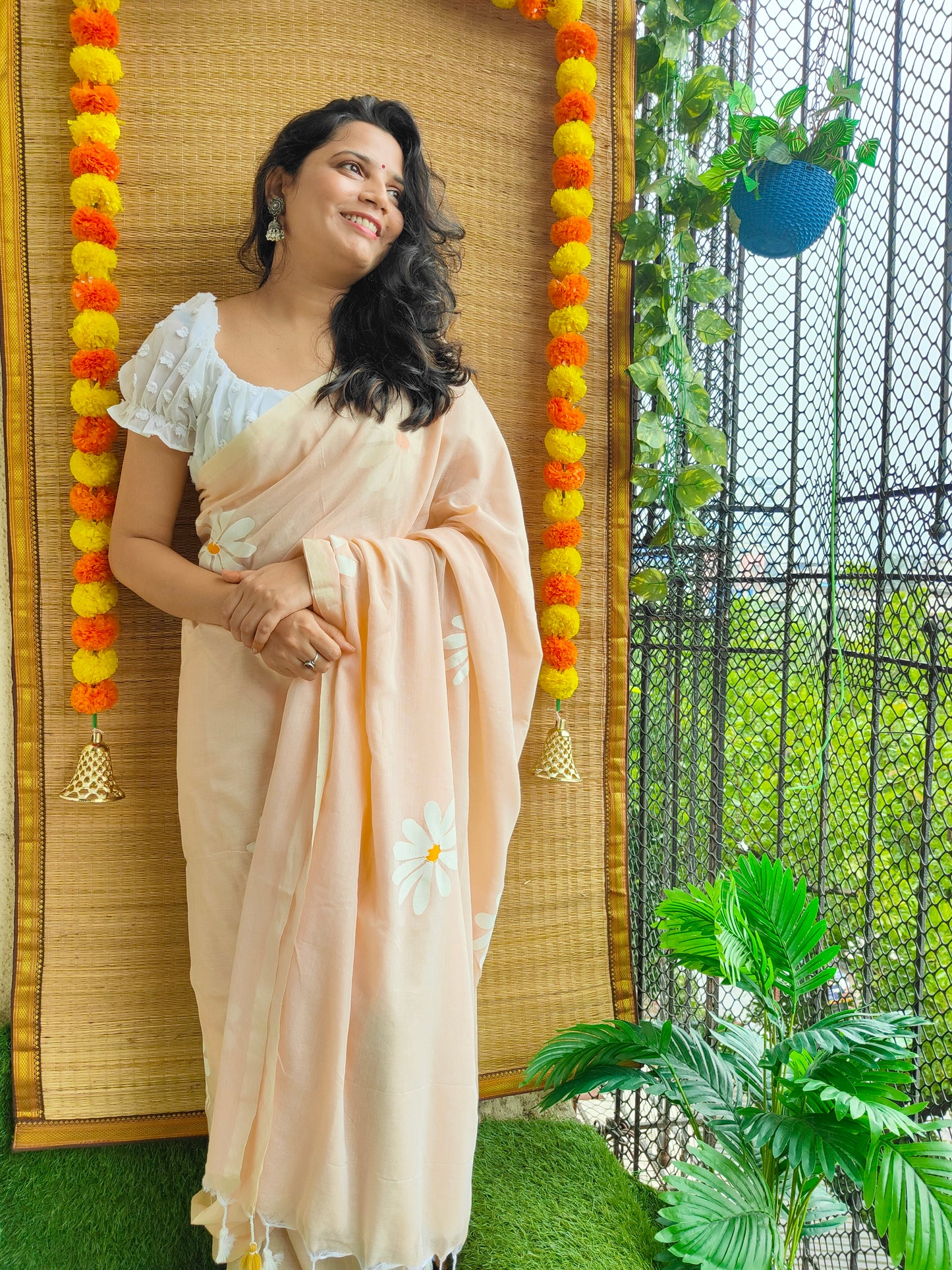 BEIGE FLORAL HAND PAINTED MUL COTTON SAREE